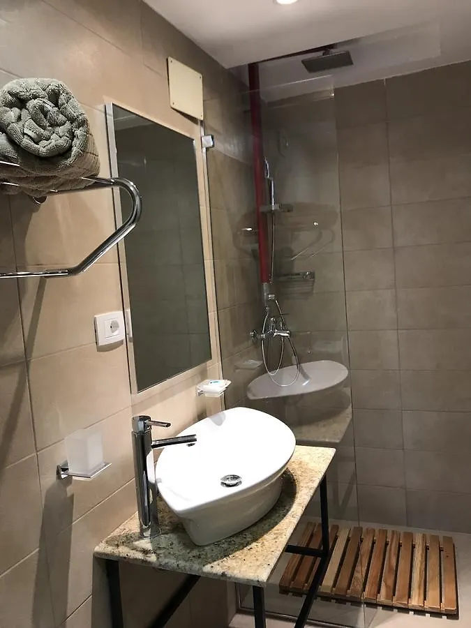 Andi Apartments 티라나