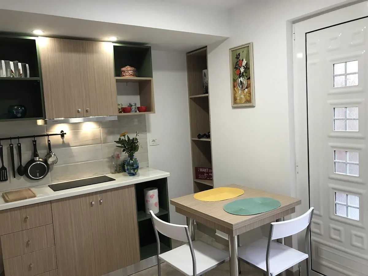Andi Apartments 티라나 알바니아