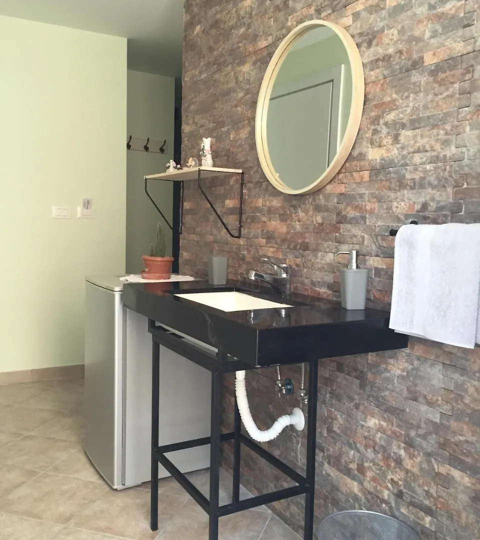 Andi Apartments 티라나